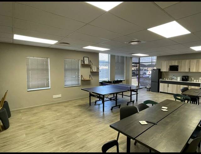 BUSINESS PROPERTY TO RENT IN MIDSTREAM ESTATE